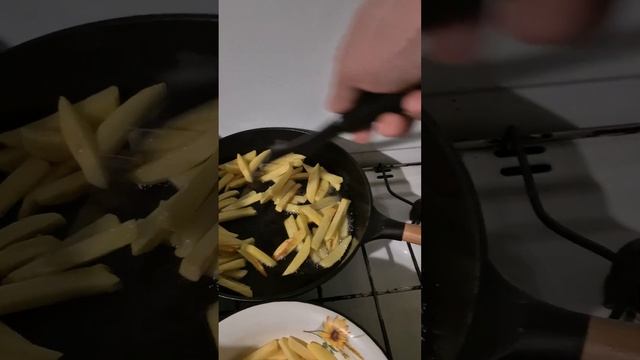 Картошка фри на сковороде. Простой рецепт+ секрет успе смотреть онлайн