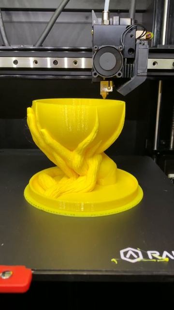 3D-печать подставок для цветов на Raise3D E2 смотреть онлайн