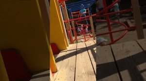 КРУТЫЕ АТТРАКЦИОНЫ ВО ДВОРЕ. (Не повторять!)