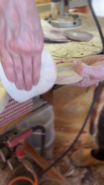 Очередная досочка из акации) #wood #woodworking #handmade #woodwork #resina смотреть онлайн