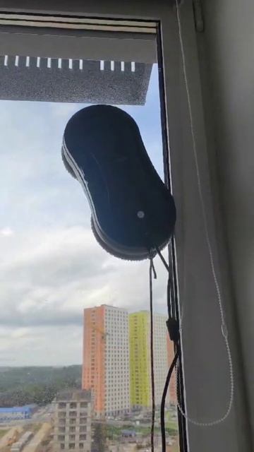 CHOVERY ROBOT Робот-мойщик окон СL-2 c распылителем смотреть онлайн