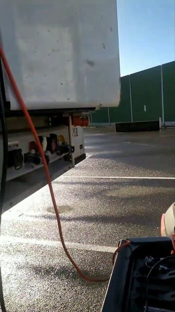 Как запустить холодильник с севшим АКБ #hegelmann #frigo смотреть онлайн