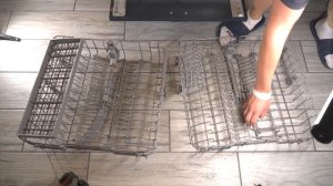 Посудомоечная машина Lex PM6052. Ржавеют ящики