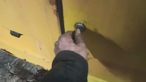 Не работает замок задней двери на Газеле, Соболе. Вариант ремонта которым лучше не пользоваться.
