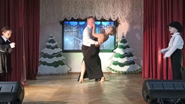 Центр "Огонек". Аддамсы от студии танцев "Play" смотреть онлайн