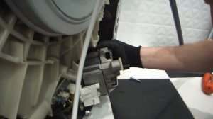 Перестала стирать и выдала ошибку Bosch E21 / Помогает реб?