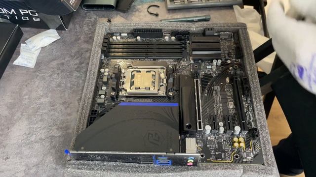 Собираю игровой монстр в 2025 на Ryzen 5 7500F и RX 7800XT! 🔥 смотреть онлайн