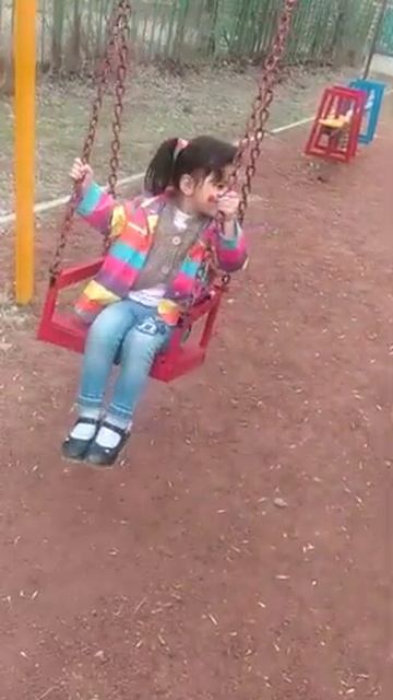 моя моя маленькая Мария качели смотреть онлайн