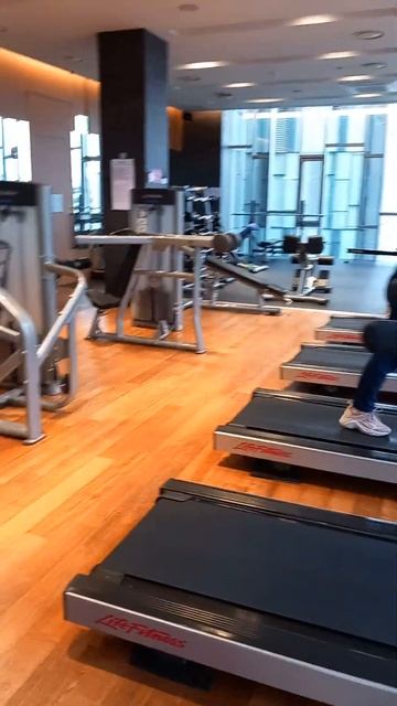 Обзор тренажёрного зала гостиницы Новотел Амбассадор смотреть онлайн