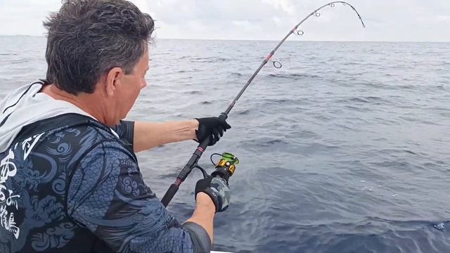 Рыбалка на Мальдивах. Охотники на гигантскую тревелли смотреть онлайн