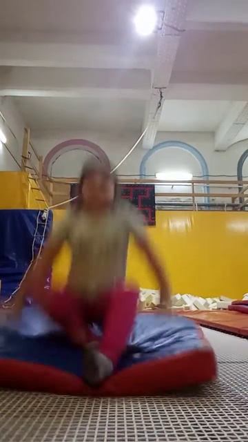 3 часть - тренировка на  батуте смотреть онлайн