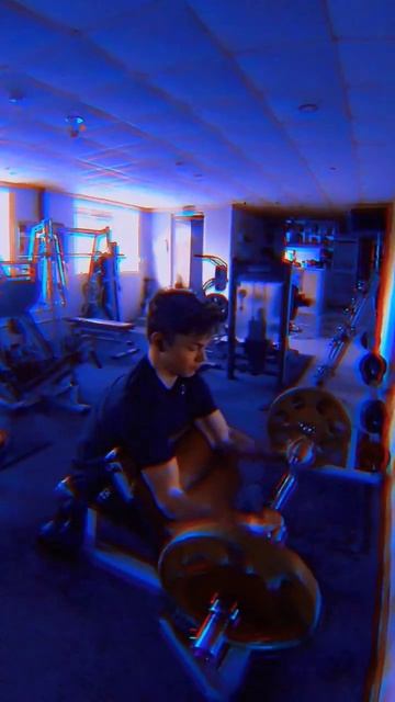 Бицепс. Скамья Скотта. Гриф 50 кг. Упражнение на бицепс смотреть онлайн