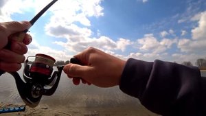 ГОРЯЧАЯ РЫБАЛКА И СОЧНЫЕ КАБАЧКИ! ДЕВУШКА ПРОСИЛА ЕЩЁ!