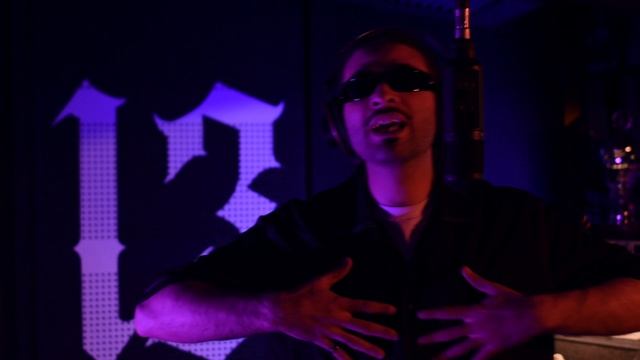 OVVA 33 - Gimme the loot (live)