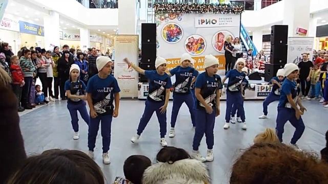 Первое выступление "Good Morning" смотреть онлайн