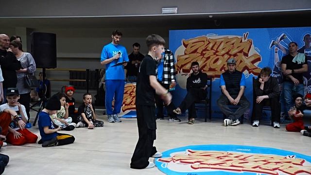 БИТВЫ в РАЙОНАХ 2024 КИНДЯКОВКА-ЦЕНТР Асеева Варя vs Шмелев Максим смотреть онлайн