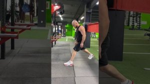 Приседания в ножницы