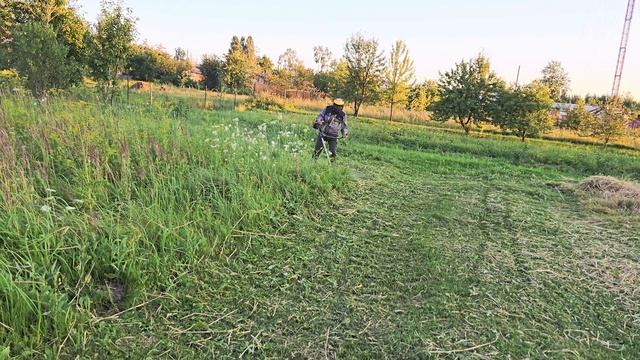 Плановый обкос полей бензокосой леской. смотреть онлайн