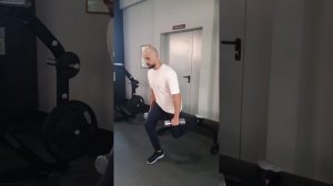 Болгарский Сплит присед с гантелями.