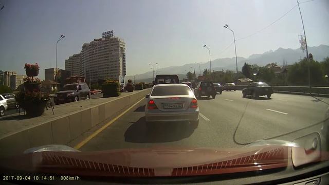 Алматы. Проспект аль-Фараби утром. Вот и начались пробки смотреть онлайн