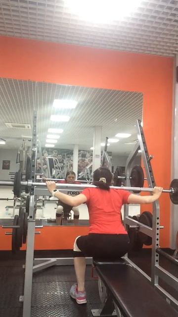 Приседания 35 кг - узкая постановка ног смотреть онлайн