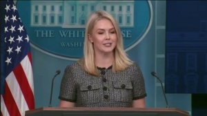 Кэролин Левитт - снижают цены на продукты и бензин в СШ