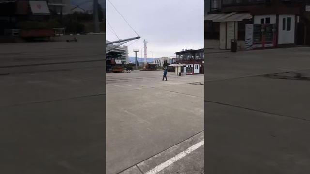 Рыбаки в Адлере морпорт #shorts смотреть онлайн