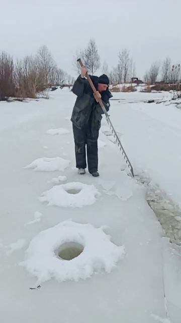 Долбим пилой, рыбалка финский залив корюшка смотреть онлайн