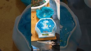 Как залить эпоксидную смолу в объёмный молд