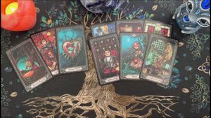 Таро-расклад "Что от вас скрывают близкие" 👻