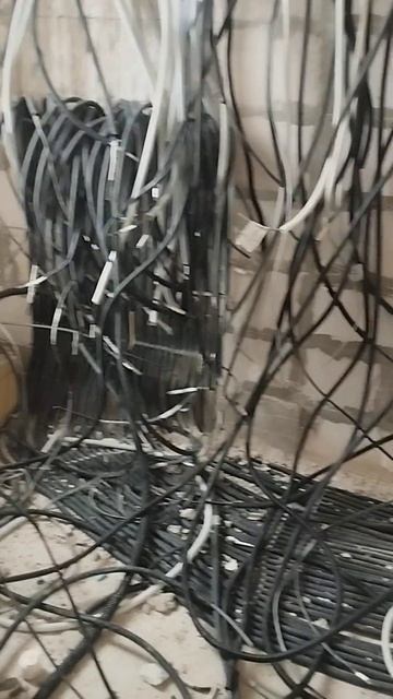 Недоделка электрика. Надо автомат собрать. Щит. смотреть онлайн