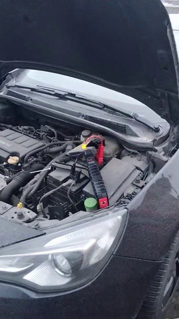 Прикурить машину бустером после долгой стоянки. Аккум смотреть онлайн