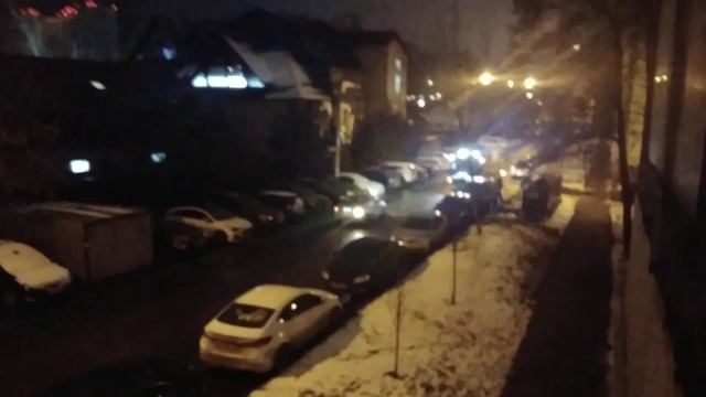 Ночь улица фонарь.вывоз мусора в 2ч.20м. ночи г.Мытищи 30 ? смотреть онлайн