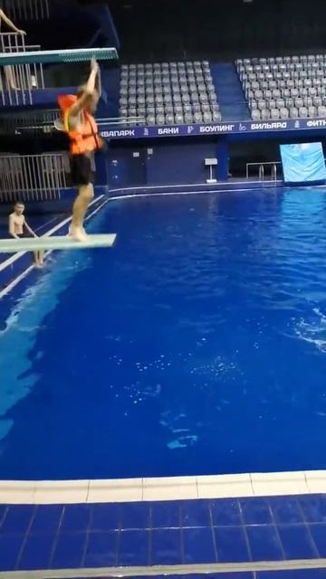 Прыжки на дорожке, акробатика, Фристайл. Школа фристай смотреть онлайн