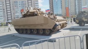 Выставка трофейной техники НАТО в Челябинске.