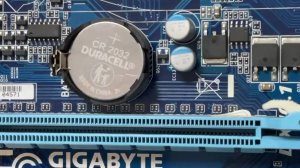 Как Установить CMOS батарейку в материнскую плату