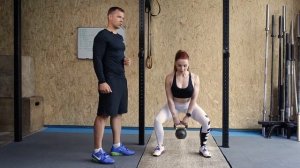 Фронтальные приседания с гирей