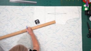 Роскошное платье Весна. Простой крой в шикарном плать?