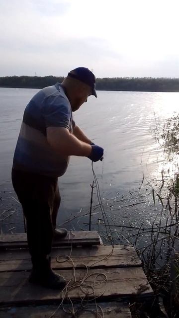 Чистим место для рыбалки. #подготовка #места #для #рыба? смотреть онлайн