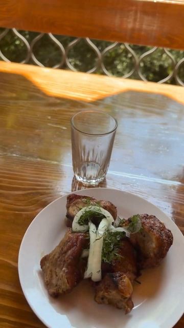 Вот такой обед в Абхазии🏞️.Ставь лайк,если не отказа? смотреть онлайн