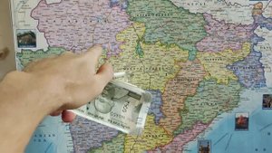 100 долларов в Индии Гоа в рупии , как поменять в обмене ?