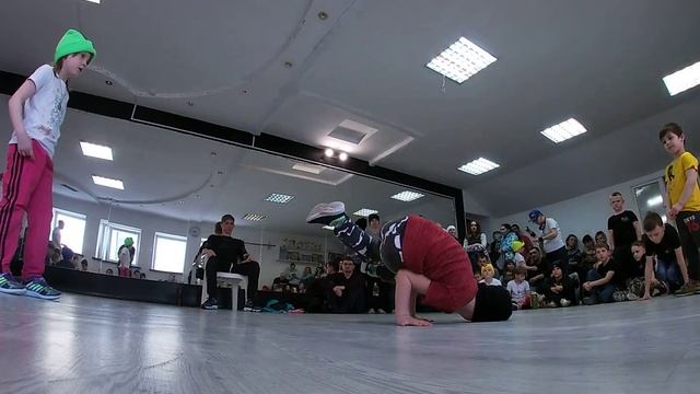 Юнусова Нина vs Захаров Захар vs Кочнев Глеб | 1/8 | 5-7 лет | Spring battle смотреть онлайн