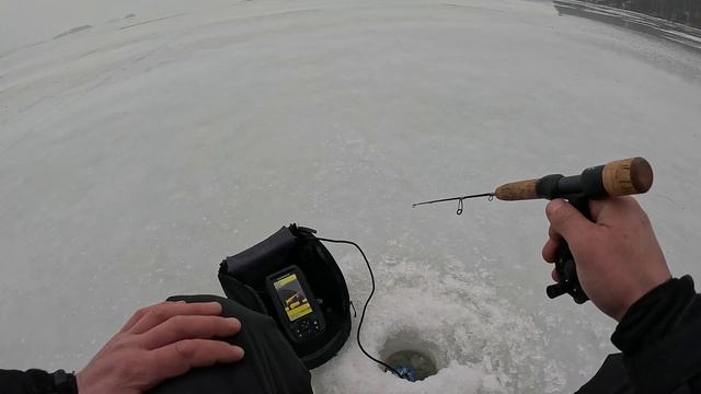 РИБА ВКРАЛА ГАЧОК😮! ОКУНЬ НА БАЛАНСИР. СУДАК НА ВІБ. М? смотреть онлайн