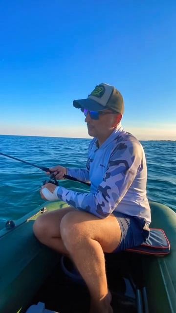 Ставридка раздает в черном море #fishing #рыбалка #крым #ев смотреть онлайн