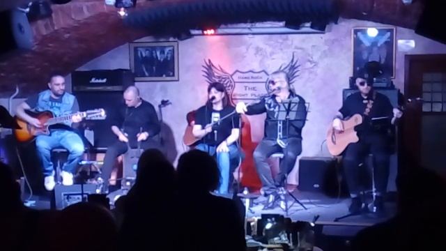 Freemi - You Keep On Movin ✌👍🔥 поют Александр Гребенщиков и Ари смотреть онлайн