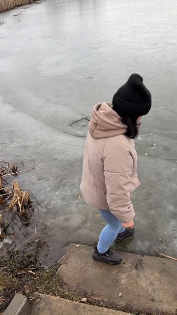 З женой на рибалку 😁😁😁 #риболов #carpfishing #рыбалканафи смотреть онлайн