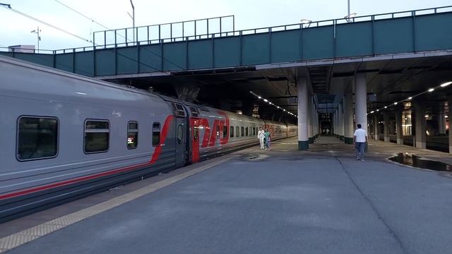 Отправление ЭП2К-150 с фирменным поездом №317/318 "Белые Но смотреть онлайн