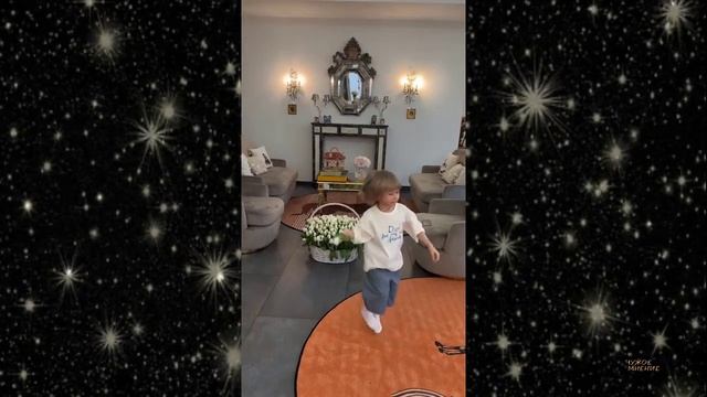 Евгений Плющенко с сыновьями поздравил Всех женщин с ? смотреть онлайн