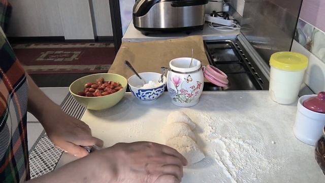 Пирожки с клубникой из творожного теста.Новый день в д