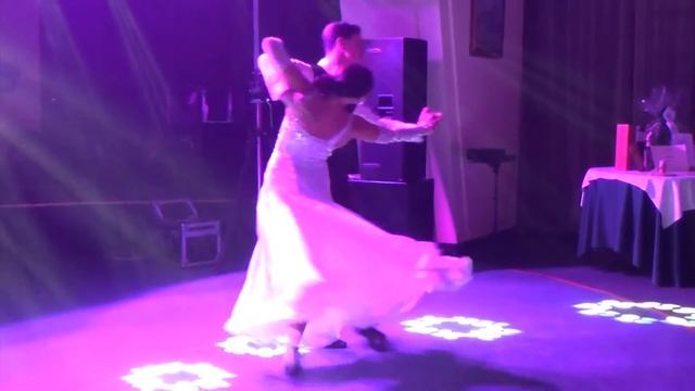 Шоу-балет "Едельвейс" - вальс Мить кохання (Всеволод та Олена Левицькі) смотреть онлайн